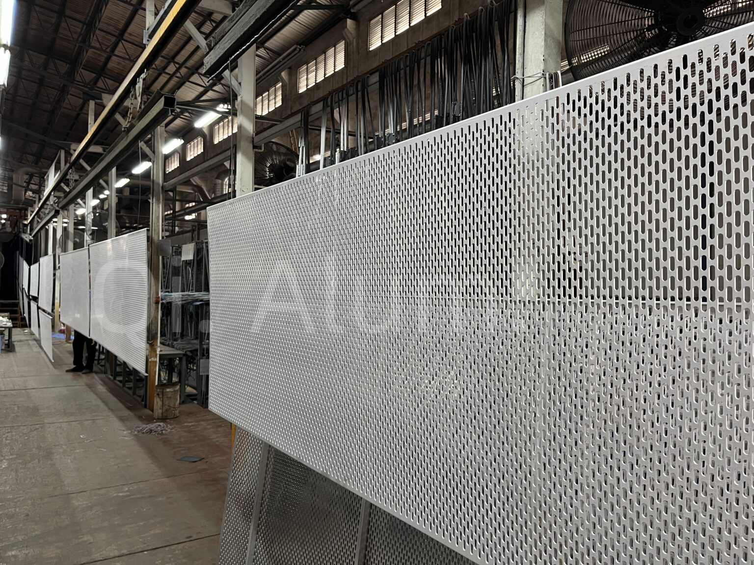 10mm-thickness-aluminum-wall-cladding-perforated-metal-sheet
