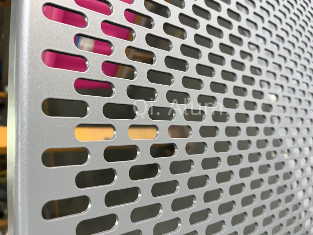 10mm-thickness-aluminum-wall-cladding-perforated-metal-sheet